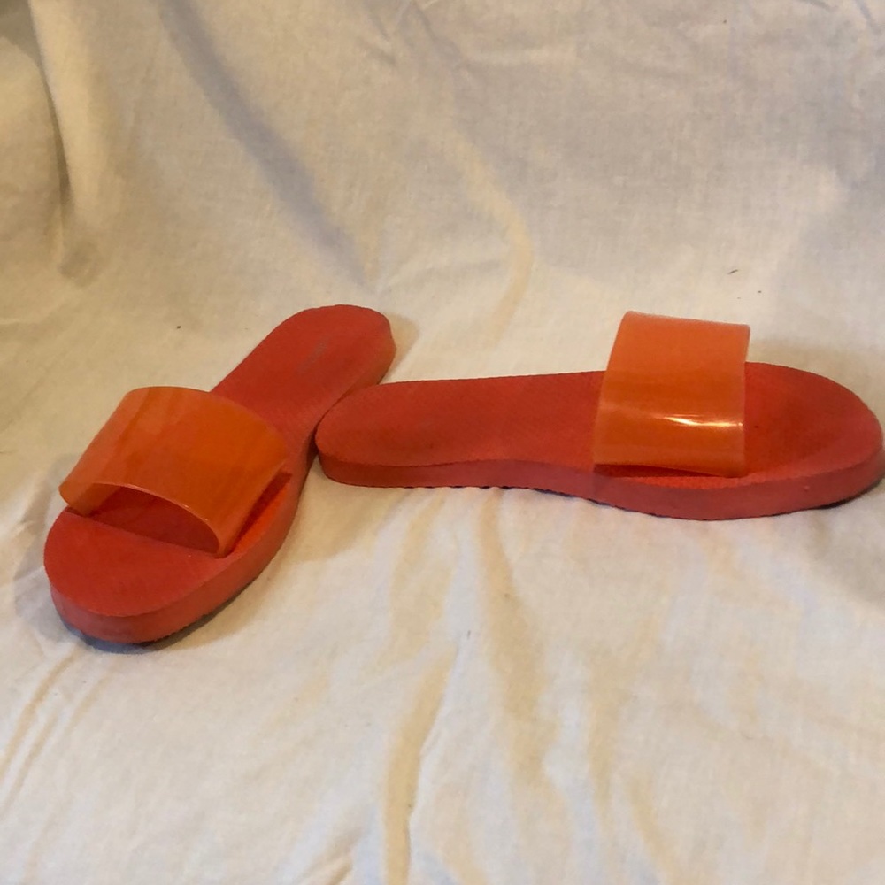 Old Navy Peach slides